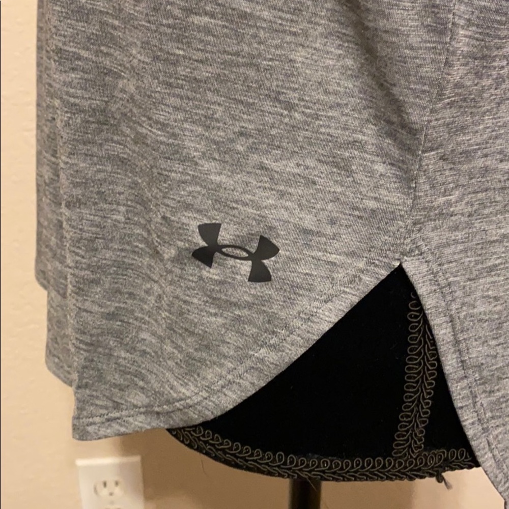 Under Armor Workout Top - Picture 3 of 5